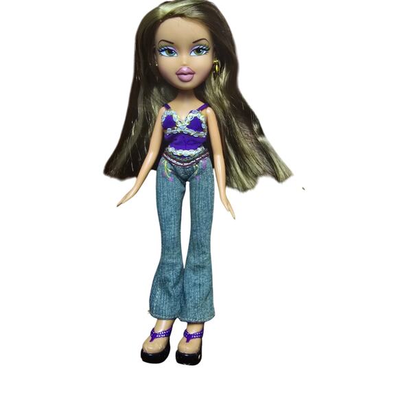 Bratz Funk Out Fianna Reproduction Doll with Outfit Shoes Earrings + Extra Top - Picture 2 of 6